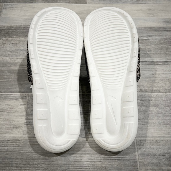 Women's Nike‎ Victori One Slide Style: Desert Sand/Black/White Womens Size 11 - Picture 5 of 5